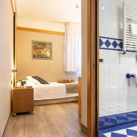 Hotel Park Ai Pini & Restaurant Ai Pini 4*