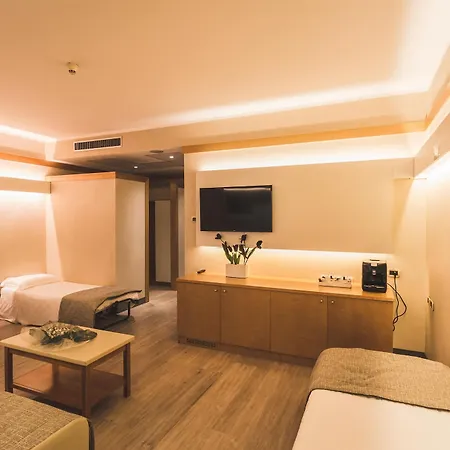 Park Ai Pini & Restaurant Ai Pini Otel 4*