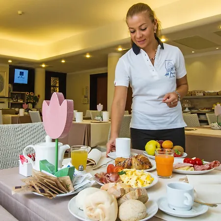 Otel Park Ai Pini & Restaurant Ai Pini Mestre