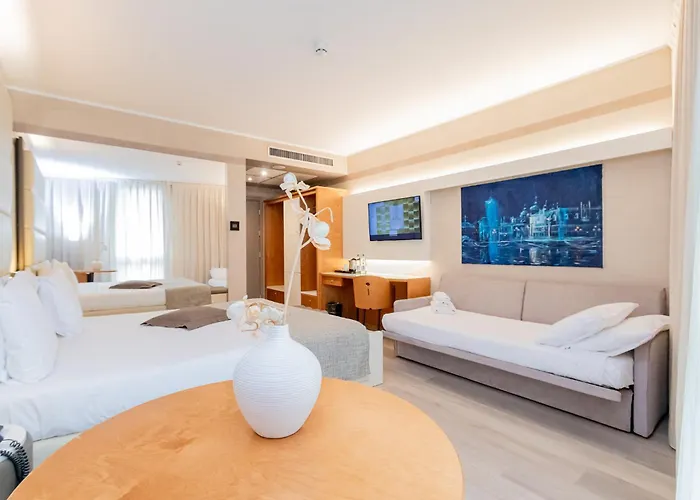 Hotel Park Ai Pini & Restaurant Ai Pini Mestre