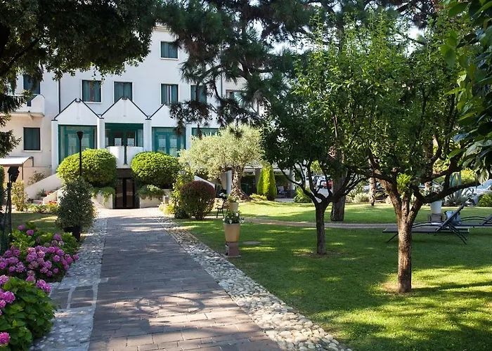 Park Ai Pini & Restaurant Ai Pini