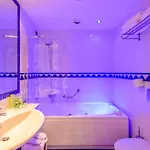 Park Ai Pini & Restaurant Ai Pini 4* מסטרה