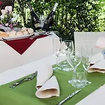 Park Ai Pini & Restaurant Ai Pini מלון מסטרה