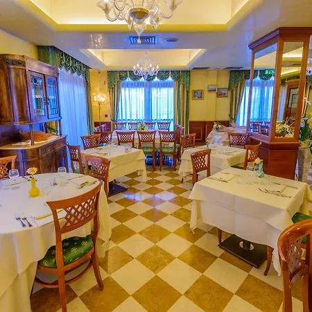 Park Ai Pini & Restaurant Ai Pini Hotel