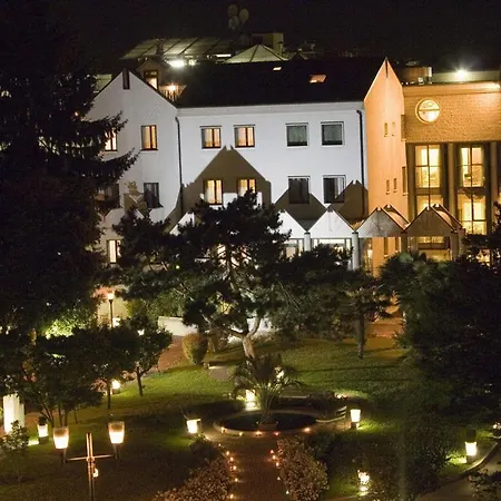 Hotel Park Ai Pini & Restaurant Ai Pini Mestre