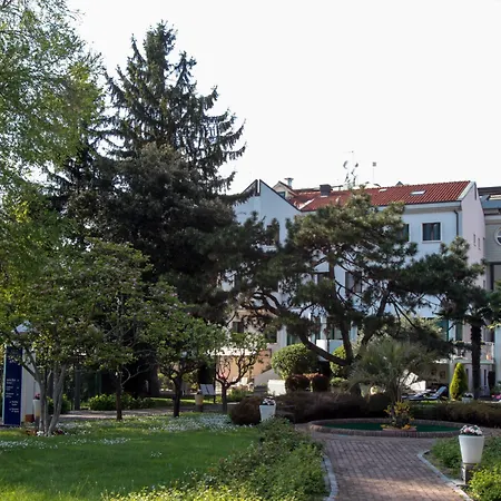 Park Ai Pini & Restaurant Ai Pini Hotel