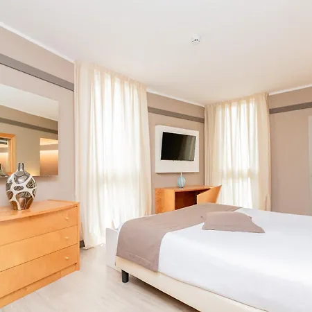 Park Ai Pini & Restaurant Ai Pini מסטרה