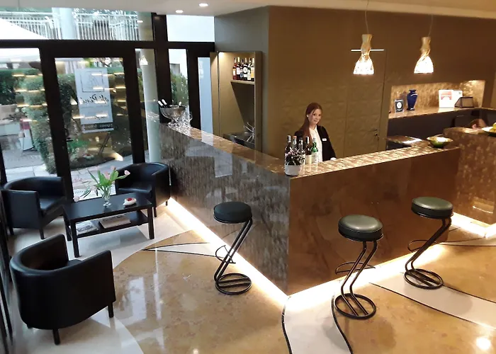 מלון Park Ai Pini & Restaurant Ai Pini 4*