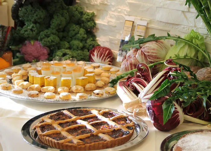 Park Ai Pini & Restaurant Ai Pini מלון