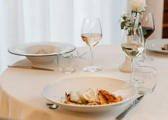 Park Ai Pini & Restaurant Ai Pini 4* מסטרה