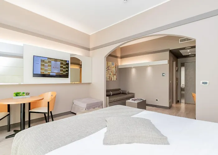 Park Ai Pini & Restaurant Ai Pini 4* מסטרה