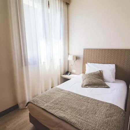 Hotel Park Ai Pini & Restaurant Ai Pini 4*