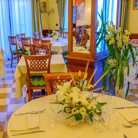 Hotel Park Ai Pini & Restaurant Ai Pini