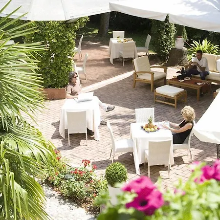 Hotel Park Ai Pini & Restaurant Ai Pini Mestre