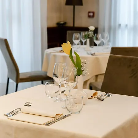 Park Ai Pini & Restaurant Ai Pini 4* メストレ