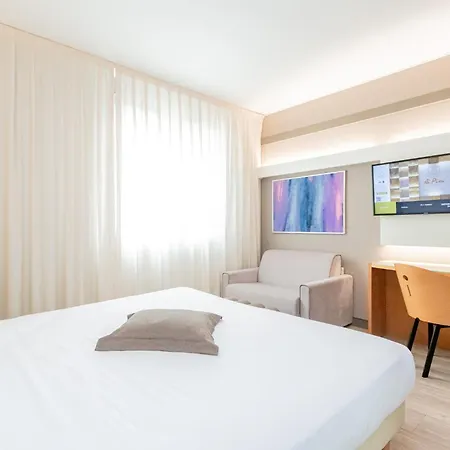 Park Ai Pini & Restaurant Ai Pini ホテル 4*