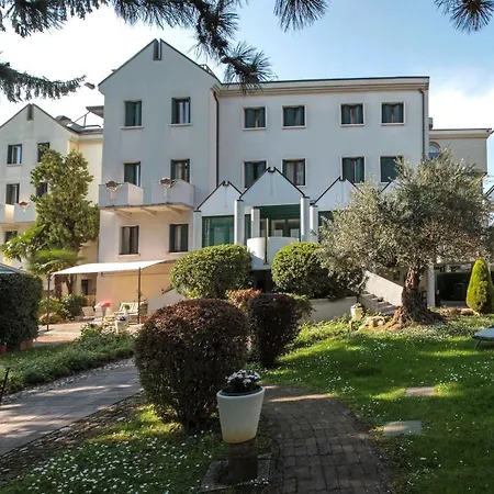 Hotel Park Ai Pini & Restaurant Ai Pini