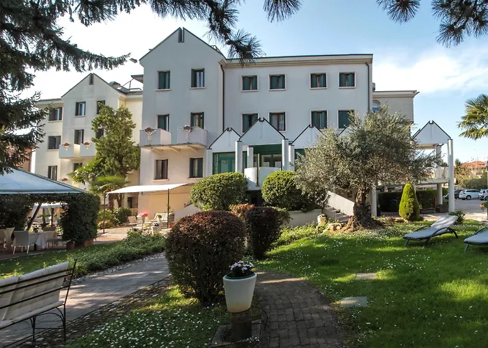 Park Ai Pini & Restaurant Ai Pini 4* Mestre